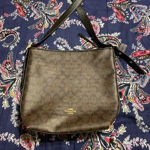 Coach Val Duffle - like new condition